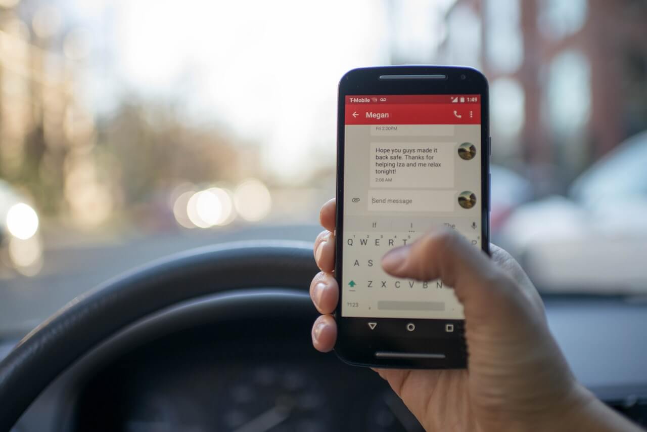 In-App Chat / Voice Call In-App Chat / Voice Call