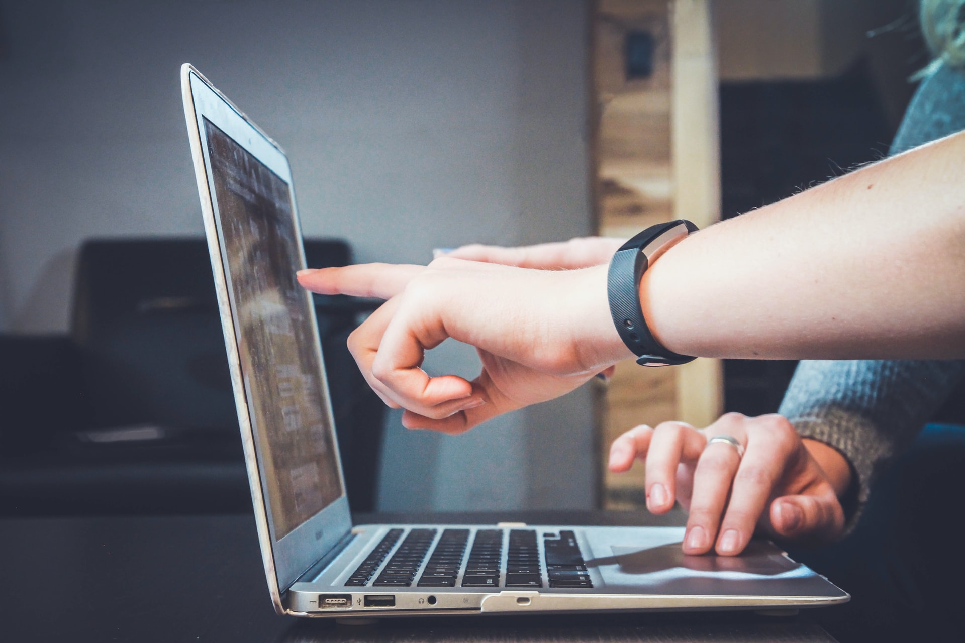 Is It Worth Implementing Cloud Computing Solutions in Your Business? Is It Worth Implementing Cloud Computing Solutions in Your Business?