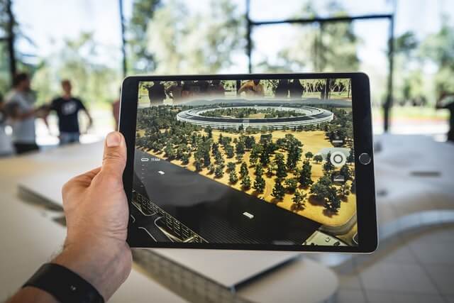 THE CURRENT STATE OF AR & WHY MIXED REALITY IS ON THE HORIZON? THE CURRENT STATE OF AR & WHY MIXED REALITY IS ON THE HORIZON?